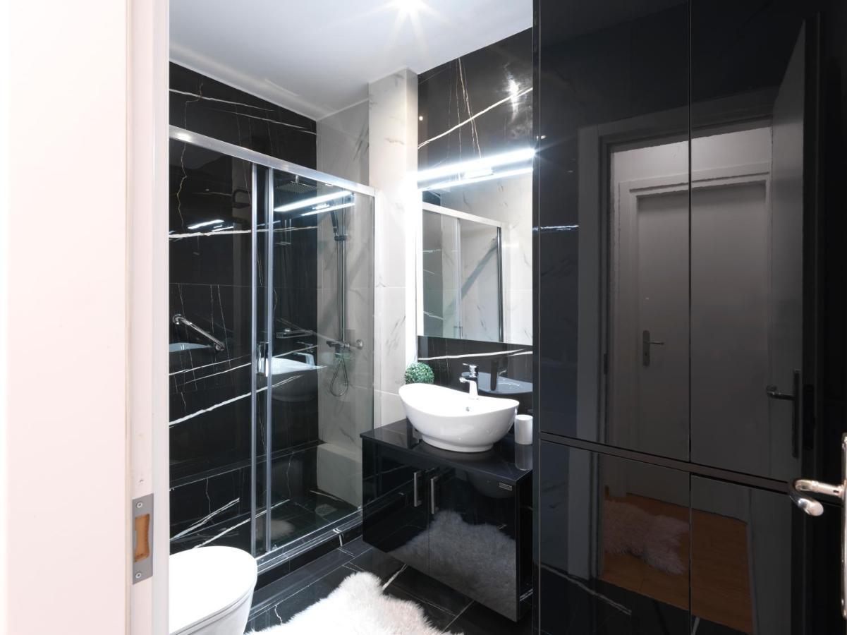 Elegant Apartment In Glyfada Athens Exterior photo